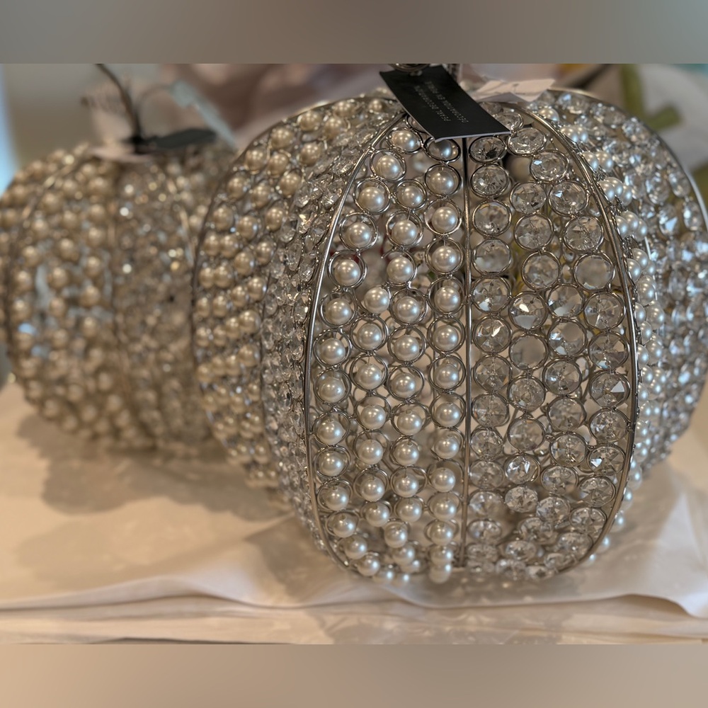 Pearls & Crystal Pumpkin - Picture 5 of 8